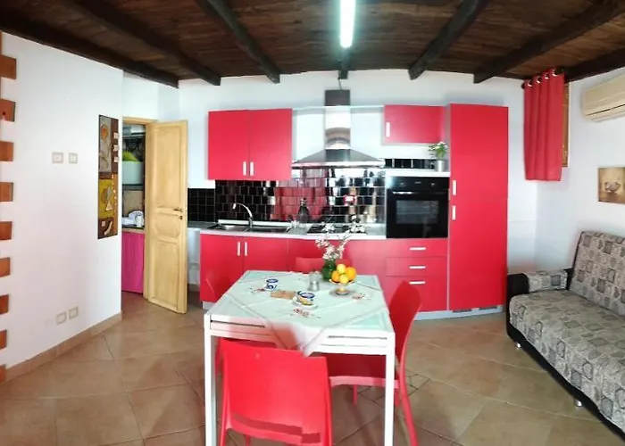 Mansarda Mare Red Шакка